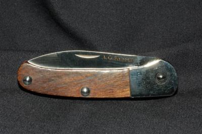 Ultimate Pen Knife Ironwood - Front (Small).JPG