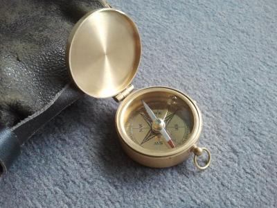 brass compass 001.jpg